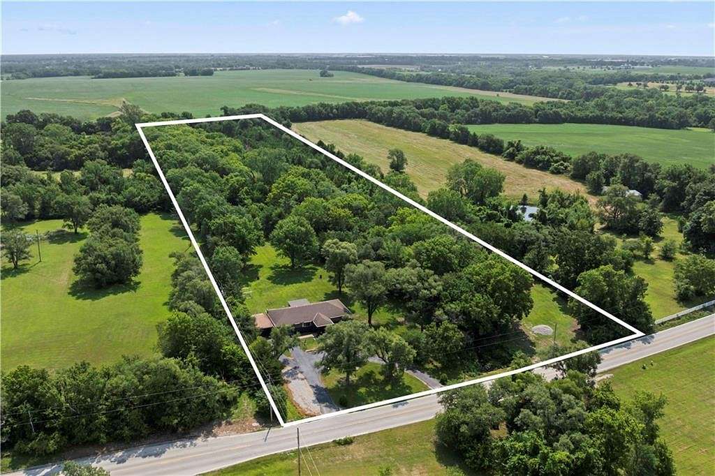 9.8 Acres of Residential Land with Home for Sale in Gardner, Kansas