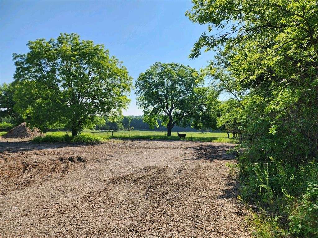 4 Acres of Residential Land for Sale in Trenton, Texas