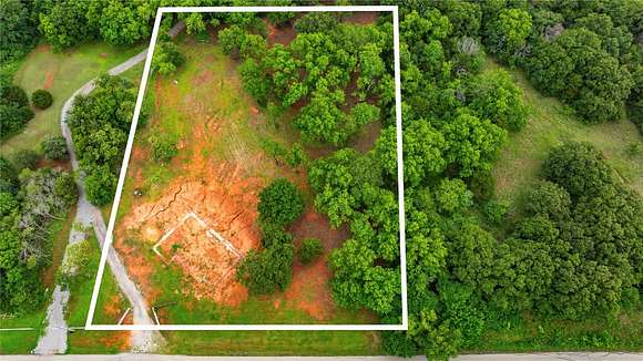 2 Acres of Residential Land for Sale in Wellston, Oklahoma