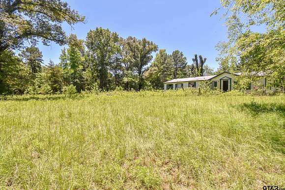 10 Acres of Land for Sale in Jacksonville, Texas