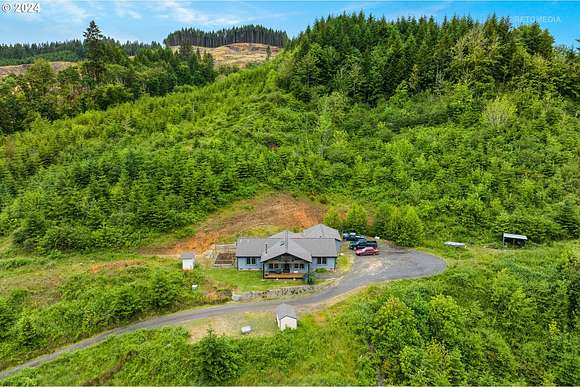 32.9 Acres of Land with Home for Sale in Gaston, Oregon