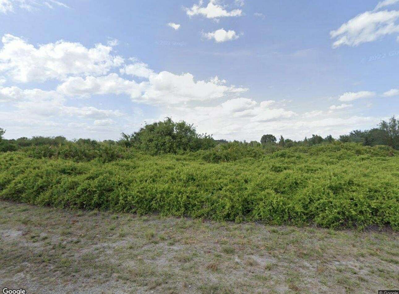 Residential Land for Sale in Lehigh Acres, Florida