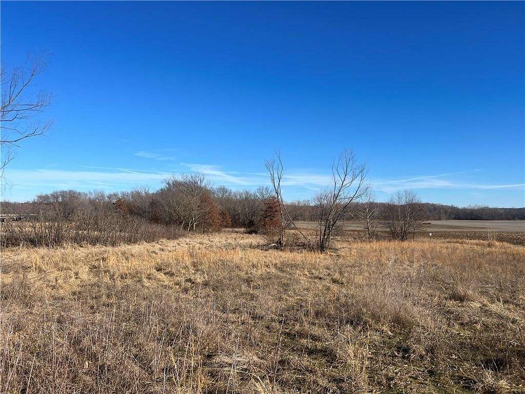 5.6 Acres of Residential Land for Sale in Nevada, Missouri