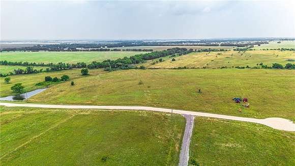 10.1 Acres of Land for Sale in Hillsboro, Texas