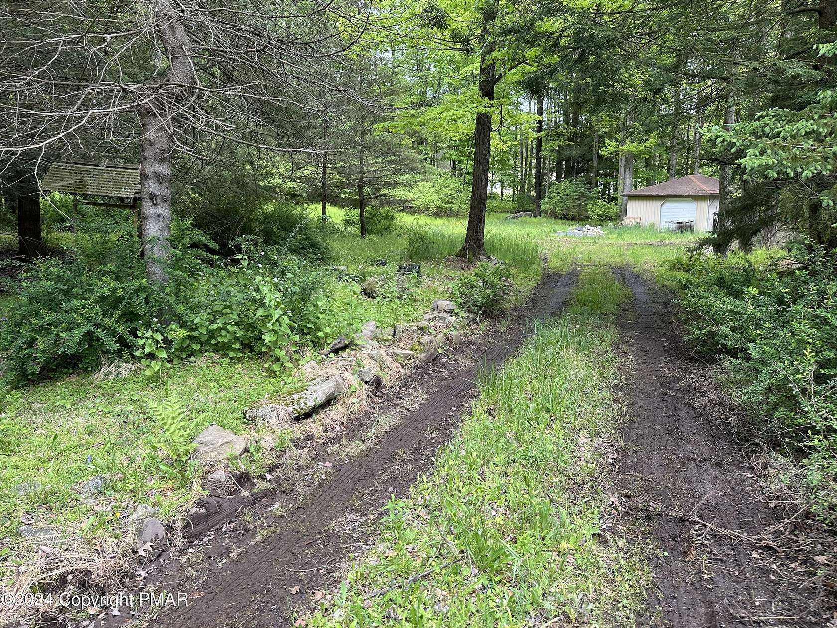 1.6 Acres of Improved Residential Land for Sale in Canadensis, Pennsylvania
