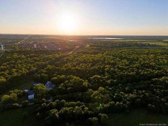 18 Acres of Land for Sale in Broken Arrow, Oklahoma