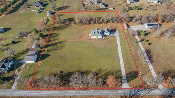 4.8 Acres of Residential Land with Home for Sale in Billings, Missouri