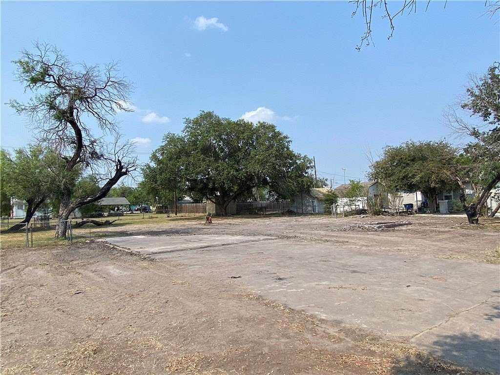 0.36 Acres of Mixed-Use Land for Sale in Sinton, Texas