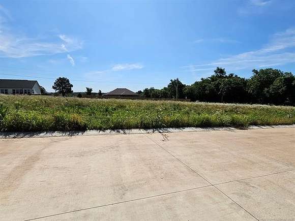 0.577 Acres of Residential Land for Sale in Tahlequah, Oklahoma