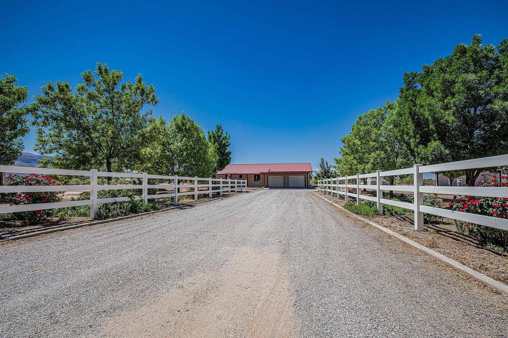 3.829 Acres of Residential Land with Home for Sale in Alamogordo, New Mexico