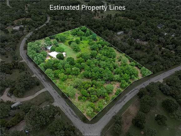 5 Acres of Residential Land with Home for Sale in Wyldwood, Texas