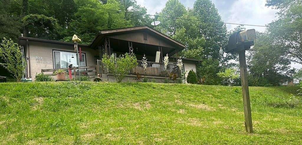 4 Acres of Residential Land with Home for Sale in Pikeville, Kentucky