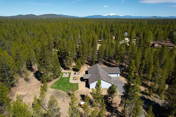4.9 Acres of Residential Land with Home for Sale in La Pine, Oregon