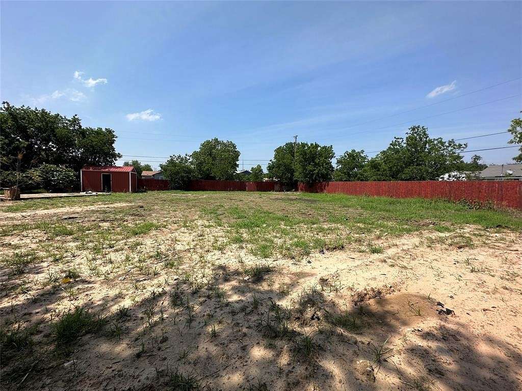 0.33 Acres of Residential Land for Sale in Mineral Wells, Texas