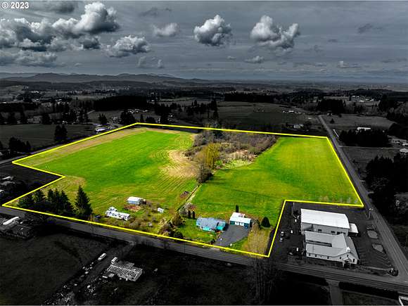 32.3 Acres of Agricultural Land with Home for Sale in Lebanon, Oregon
