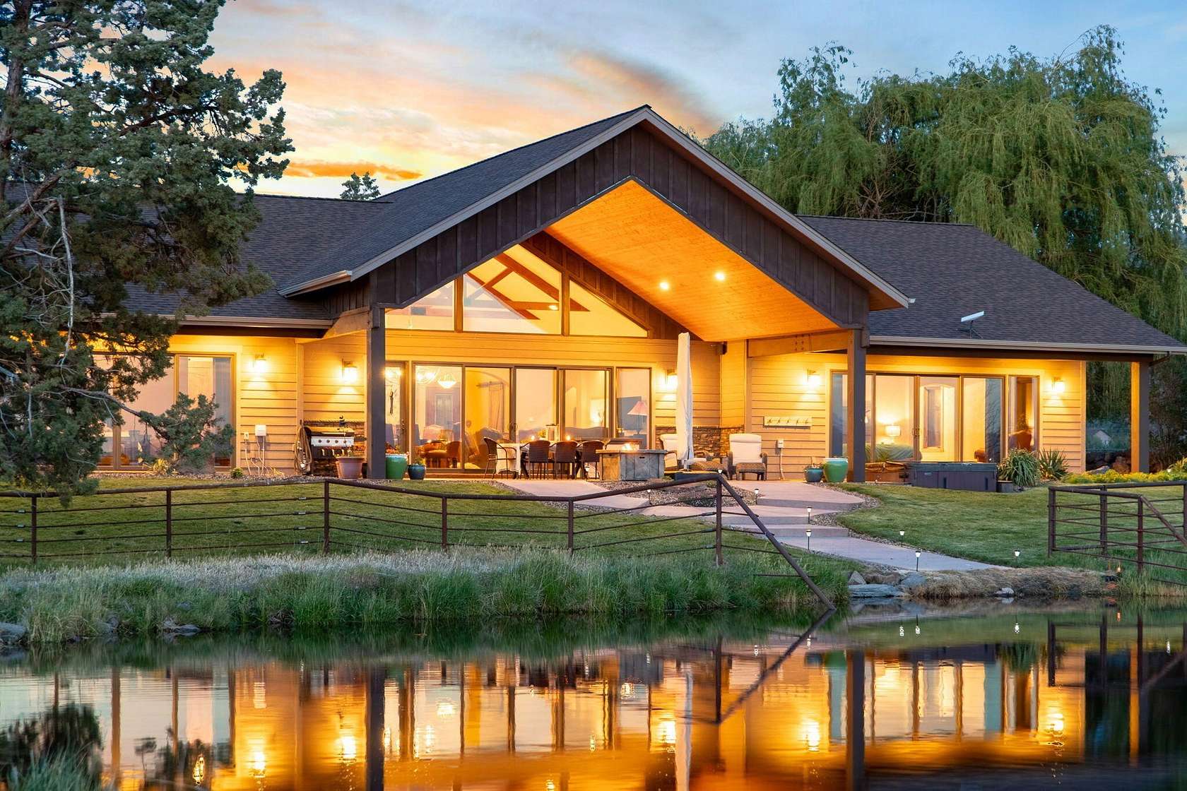 103 Acres of Land with Home for Sale in Powell Butte, Oregon