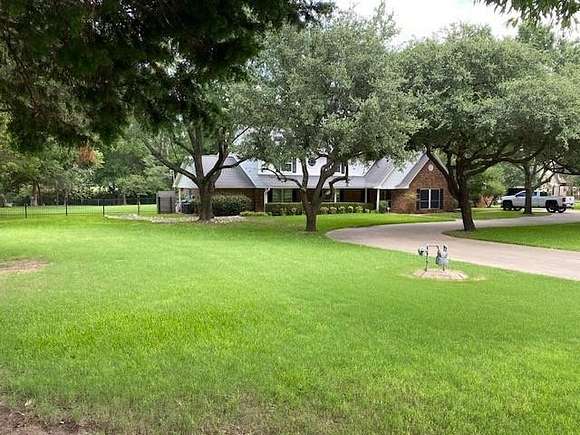 4 Acres of Residential Land with Home for Sale in Southlake, Texas