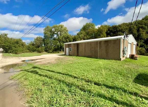 5 Acres of Improved Commercial Land for Sale in Weatherford, Texas