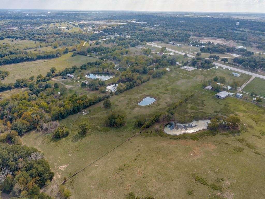 30.55 Acres of Land for Sale in Corsicana, Texas