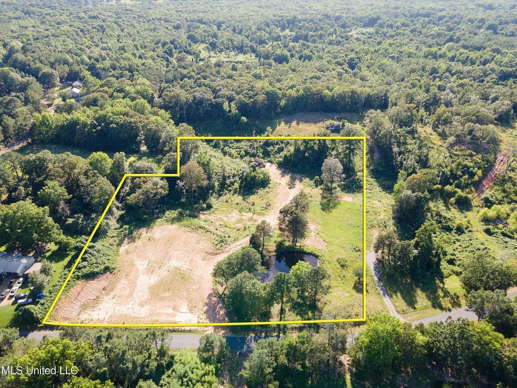 4.5 Acres of Residential Land for Sale in Coldwater, Mississippi