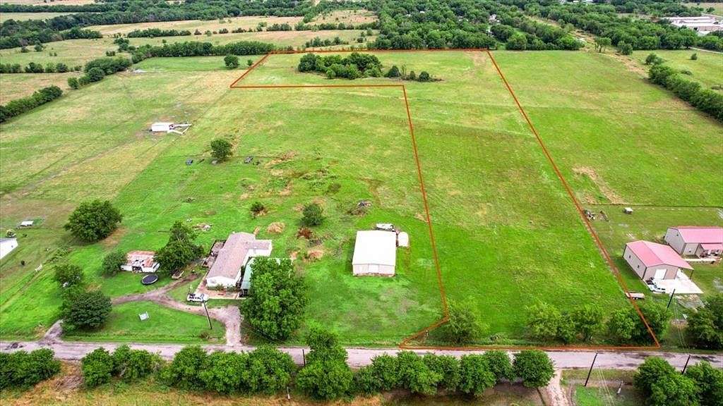 10.8 Acres of Land for Sale in Greenville, Texas