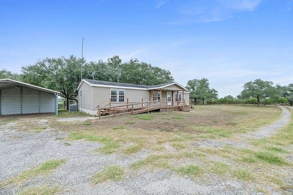 11.873 Acres of Land with Home for Sale in Beeville, Texas