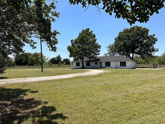 5.81 Acres of Land with Home for Sale in Corsicana, Texas