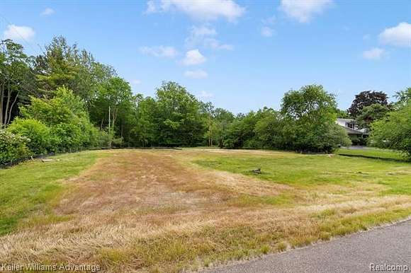 0.52 Acres of Residential Land for Sale in West Bloomfield, Michigan