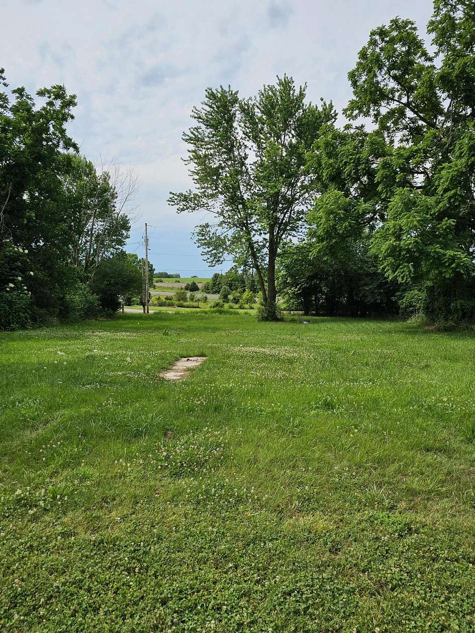 0.34 Acres of Residential Land for Sale in Koshkonong, Missouri