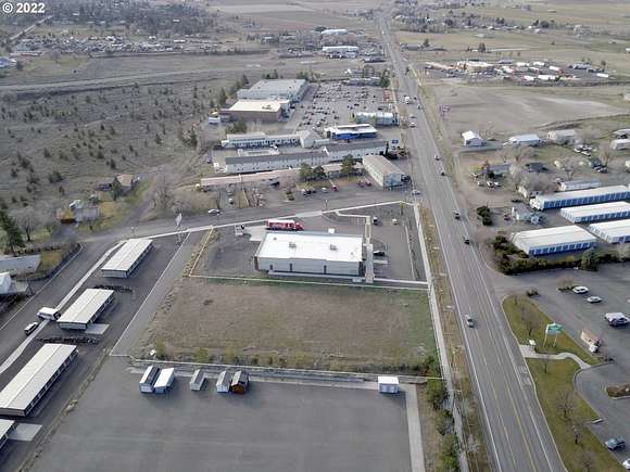 1.2 Acres of Commercial Land for Sale in Madras, Oregon