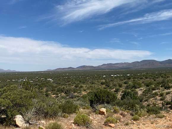 7.5 Acres of Agricultural Land for Sale in Hackberry, Arizona