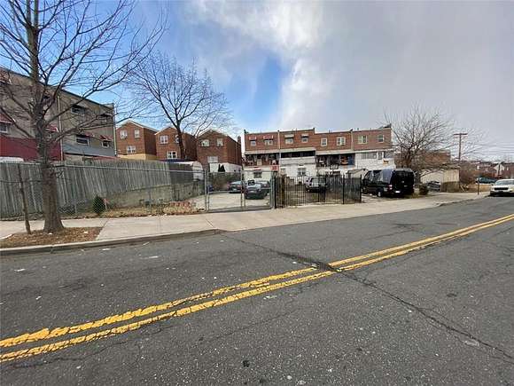 0.04 Acres of Land for Sale in Bronx, New York