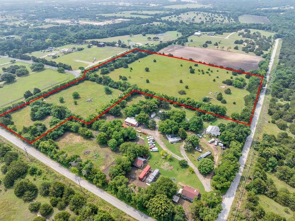 11.1 Acres of Agricultural Land for Sale in Midlothian, Texas