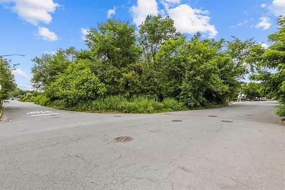 0.092 Acres of Residential Land for Sale in Staten Island, New York