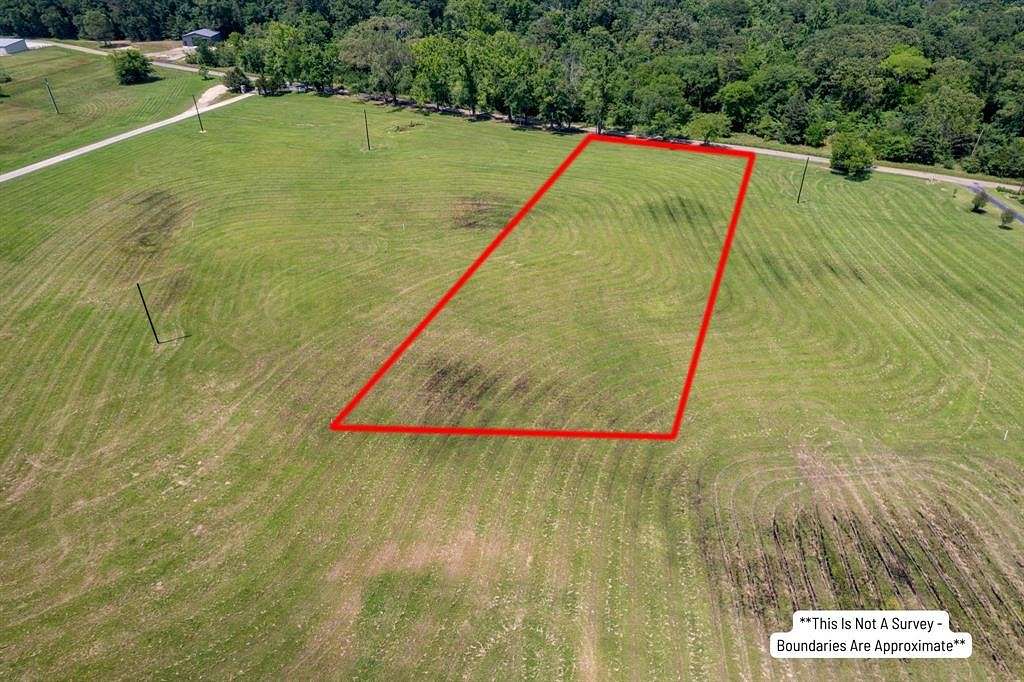 1.5 Acres of Residential Land for Sale in Mount Pleasant, Texas