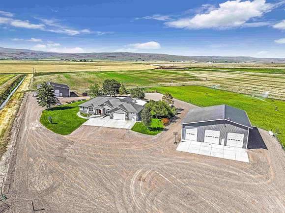 8.02 Acres of Residential Land with Home for Sale in Murtaugh, Idaho