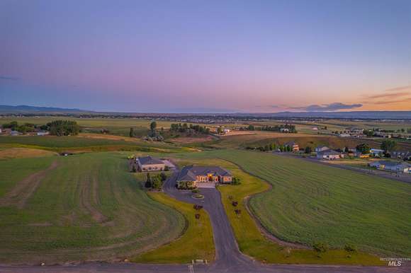 19.22 Acres of Land with Home for Sale in Lewiston, Idaho