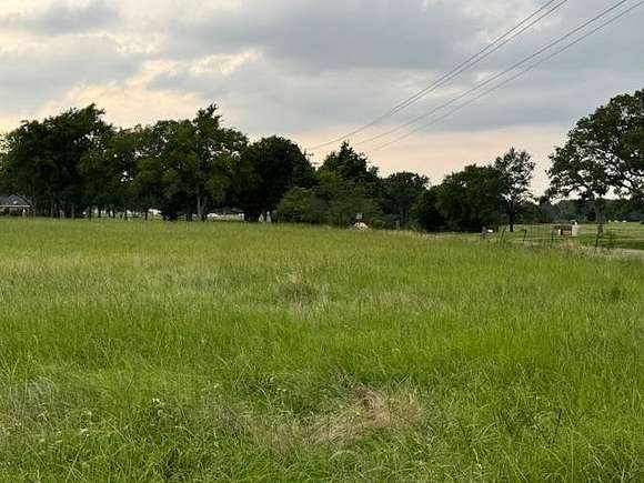 2 Acres of Residential Land for Sale in Tool, Texas