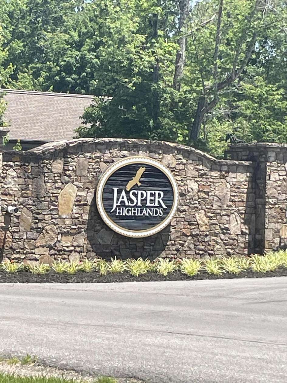 1.01 Acres of Residential Land for Sale in Jasper, Tennessee