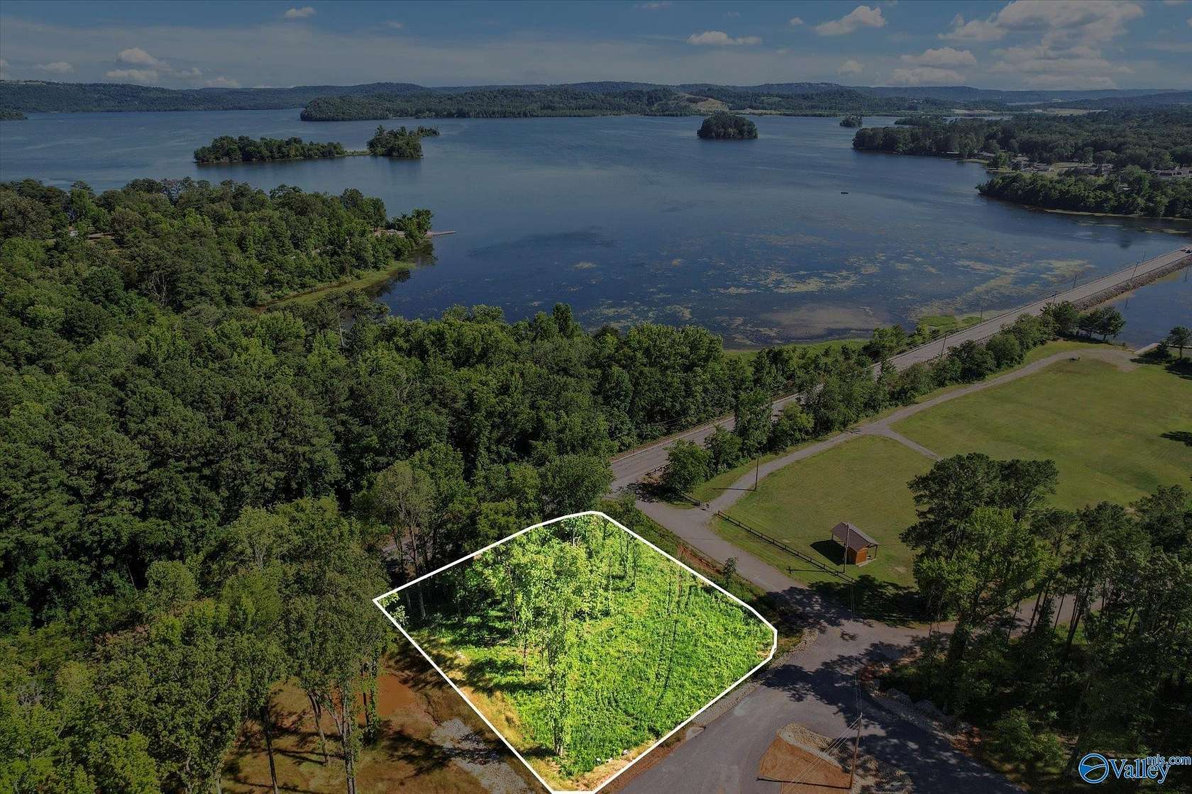 0.63 Acres of Land for Sale in Guntersville, Alabama