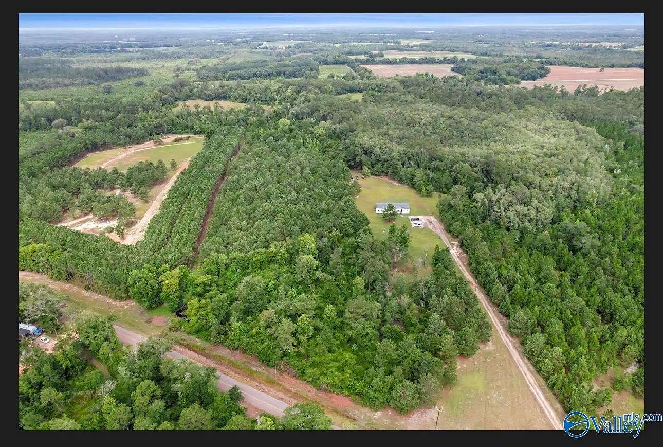 10 Acres of Residential Land for Sale in Gordon, Alabama
