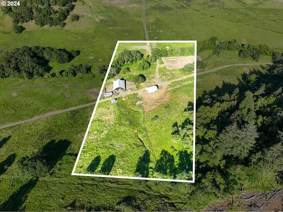 10.54 Acres of Land for Sale in Roseburg, Oregon