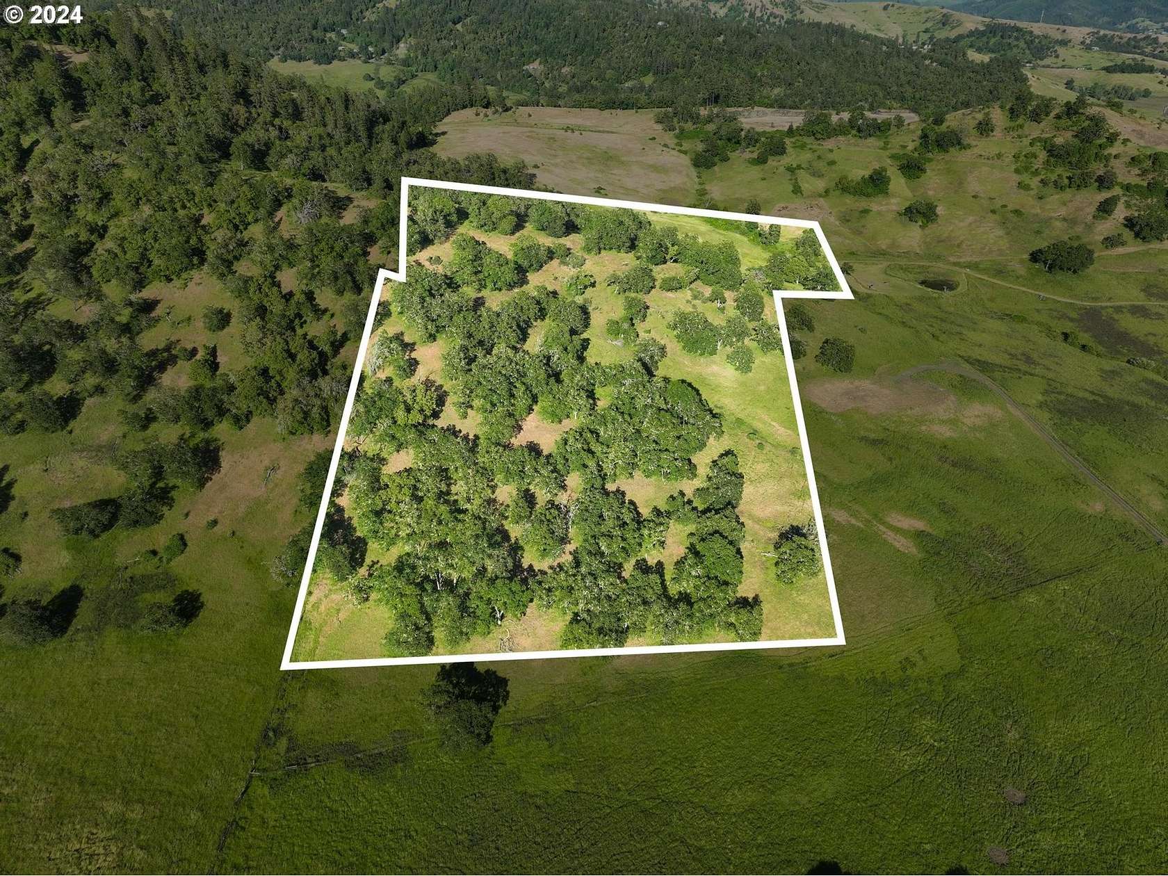 17.93 Acres of Land for Sale in Roseburg, Oregon