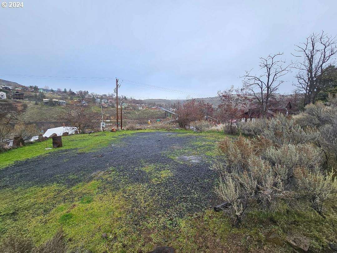 0.47 Acres of Commercial Land for Sale in Maupin, Oregon