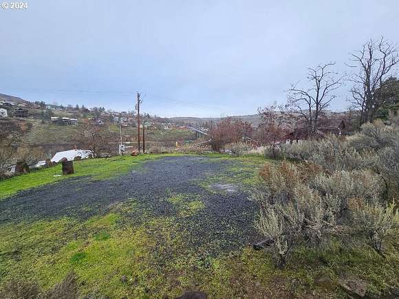 0.47 Acres of Commercial Land for Sale in Maupin, Oregon