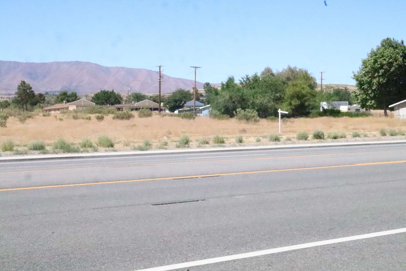 1.494 Acres of Commercial Land for Sale in Pearblossom, California