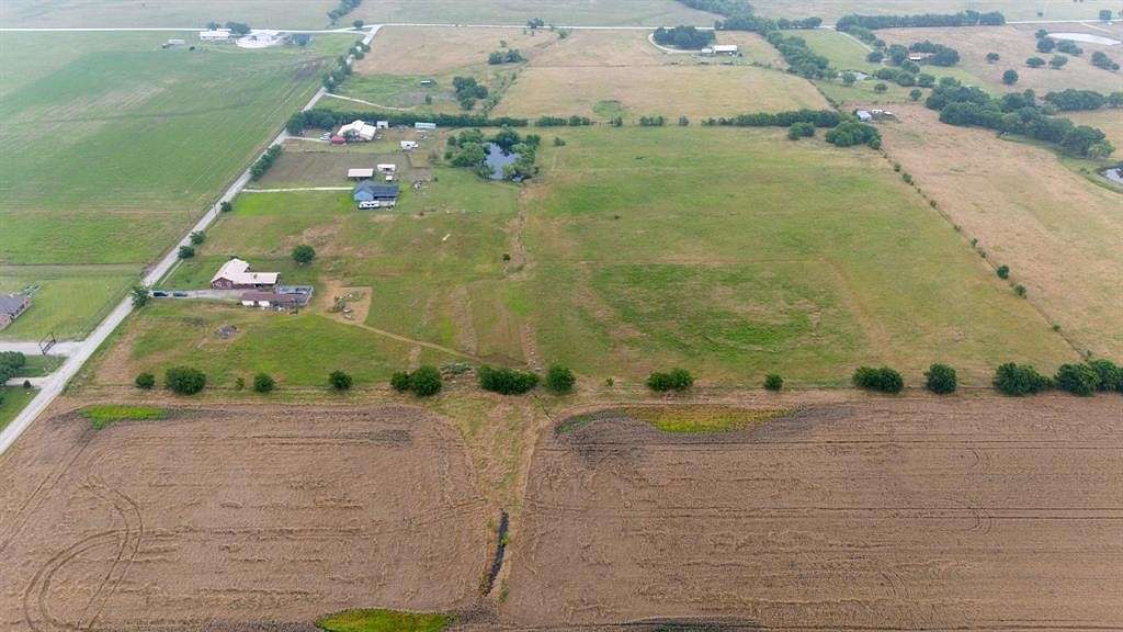 5.13 Acres of Residential Land for Sale in Valley View, Texas