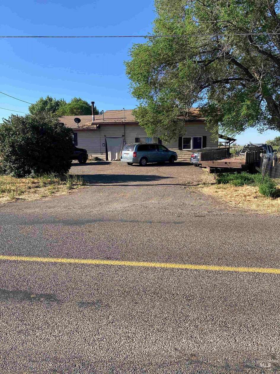 2 Acres of Residential Land with Home for Sale in Jerome, Idaho