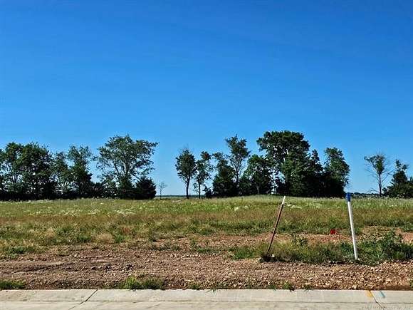 0.773 Acres of Residential Land for Sale in Tahlequah, Oklahoma