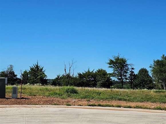 0.826 Acres of Residential Land for Sale in Tahlequah, Oklahoma